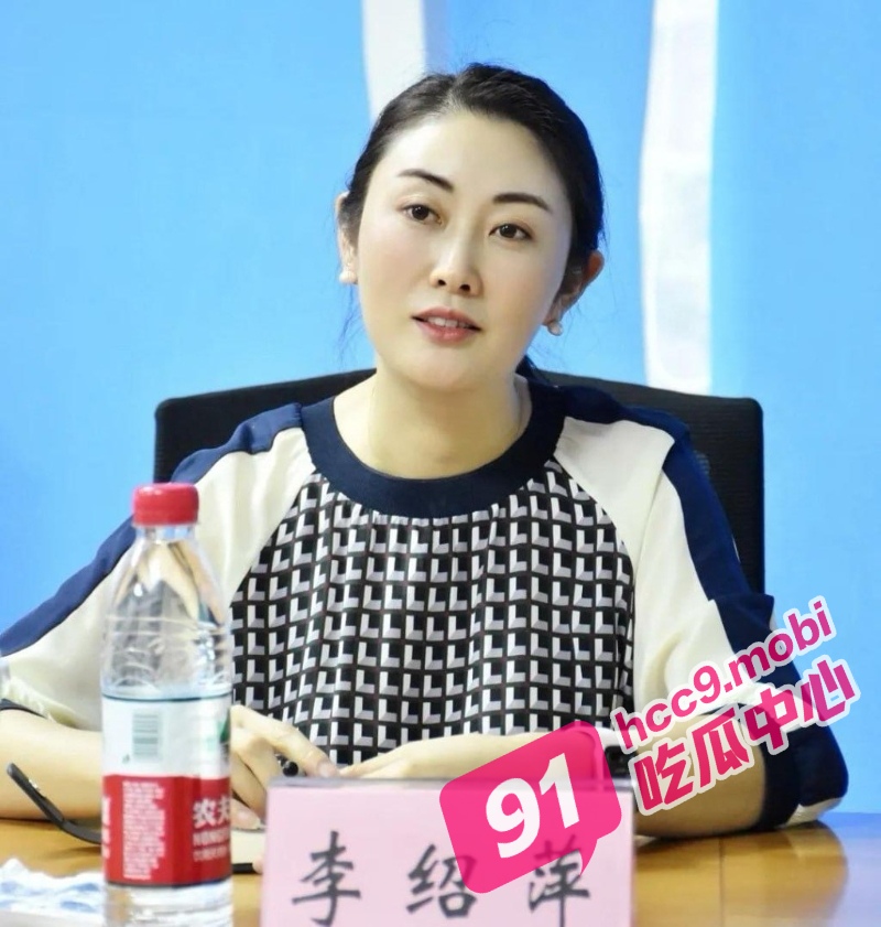 国内乱伦女官员第一人 ⻓沙⼥局⻓ 李绍萍 后续 乱伦师生恋完整视频曝光
