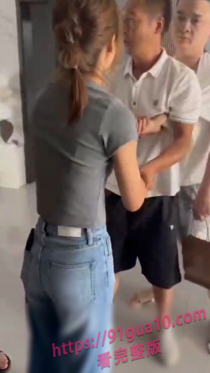 抖音网红王家二小姐被老公爆包养小三 抓奸现场被暴打视频流出