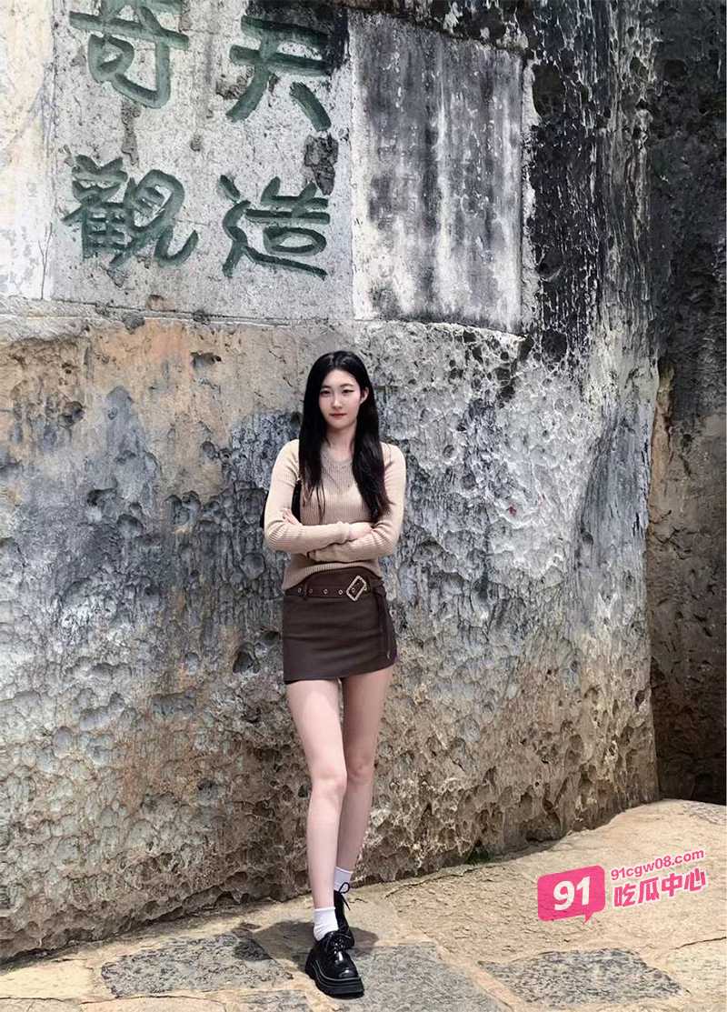 长腿黑丝御姐被多姿势猛凿 骚穴淫水直流干的直呼 “受不了 老公射给我！” 配图3