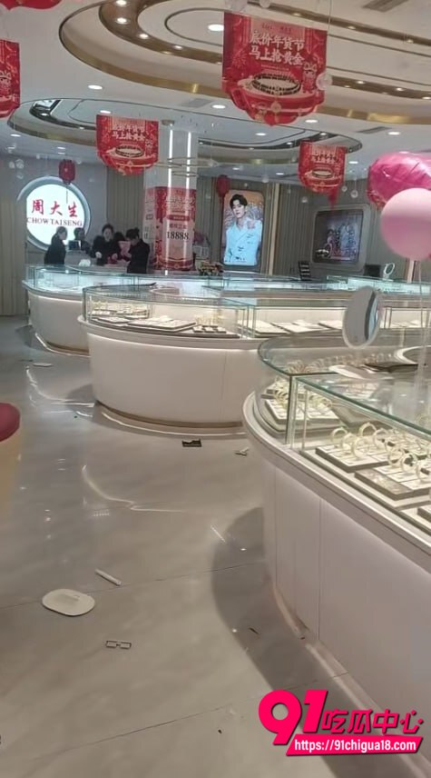 苍溪周大生砸店现场监控6