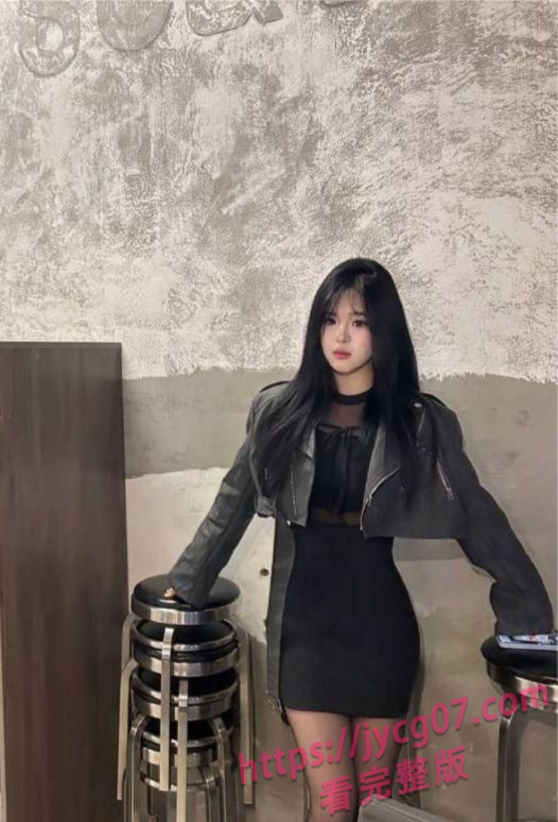俞佳林真实私拍泄密：21岁清纯女友为爱服务 口交镜头太撩人 配图5