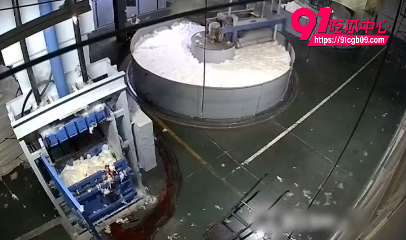西北角碎料机血腥惨案7