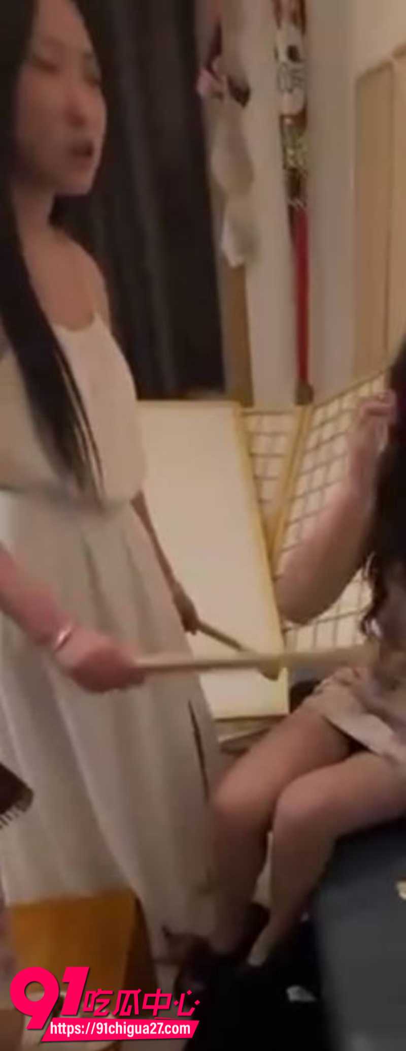 精神小妹霸凌圆脸小美女6 精神小妹霸凌圆脸小美女6