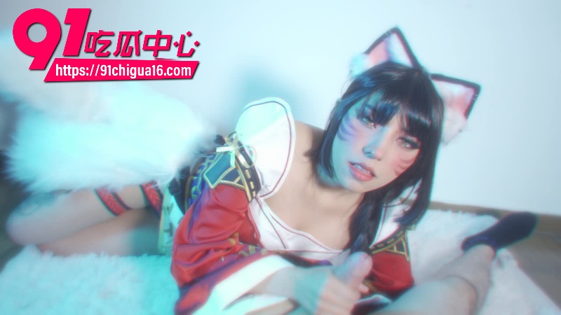 推特女网红Tylerx0x身穿兔女郎情趣内衣给土豪口交吞精2