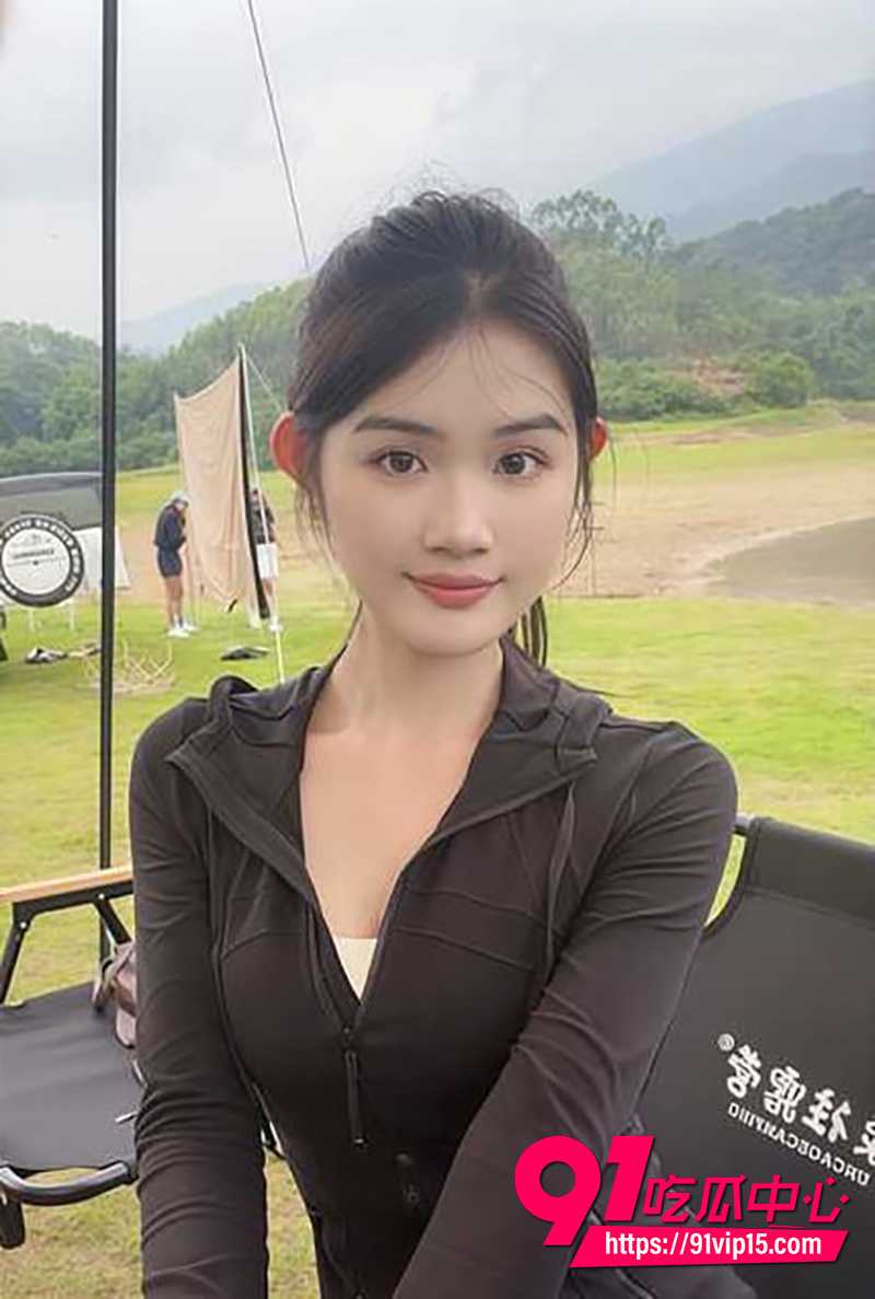 海角兄妹佳作 亲妹妹技师亲自为哥哥服务 推油必须是全套 做爱是认真的！