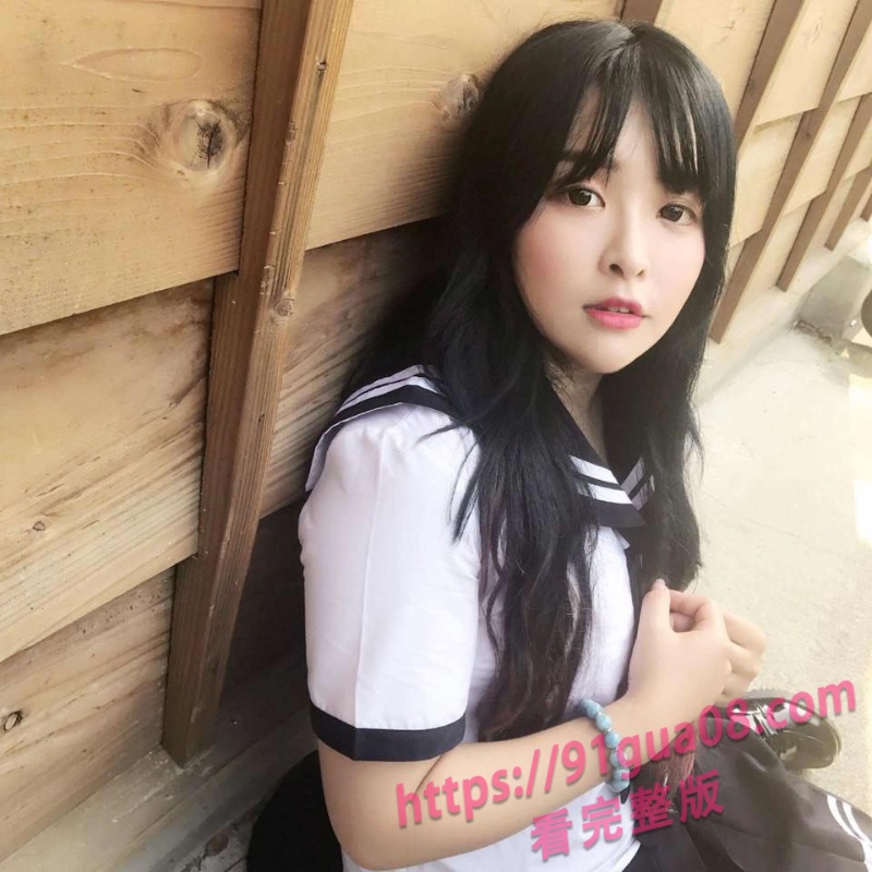 台湾女主播李姿仪直播露奶被曝光 现场录屏视频全网疯求 配图