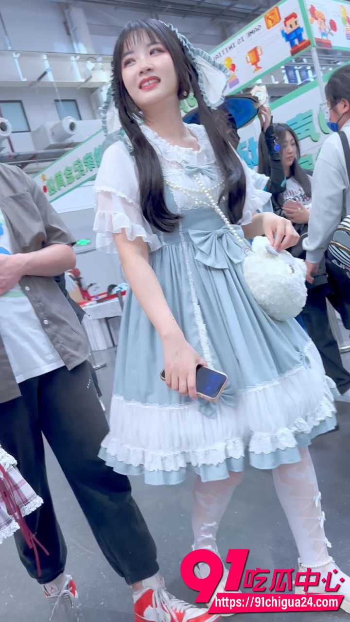 KFC抄底大耳狗洛丽塔学妹3