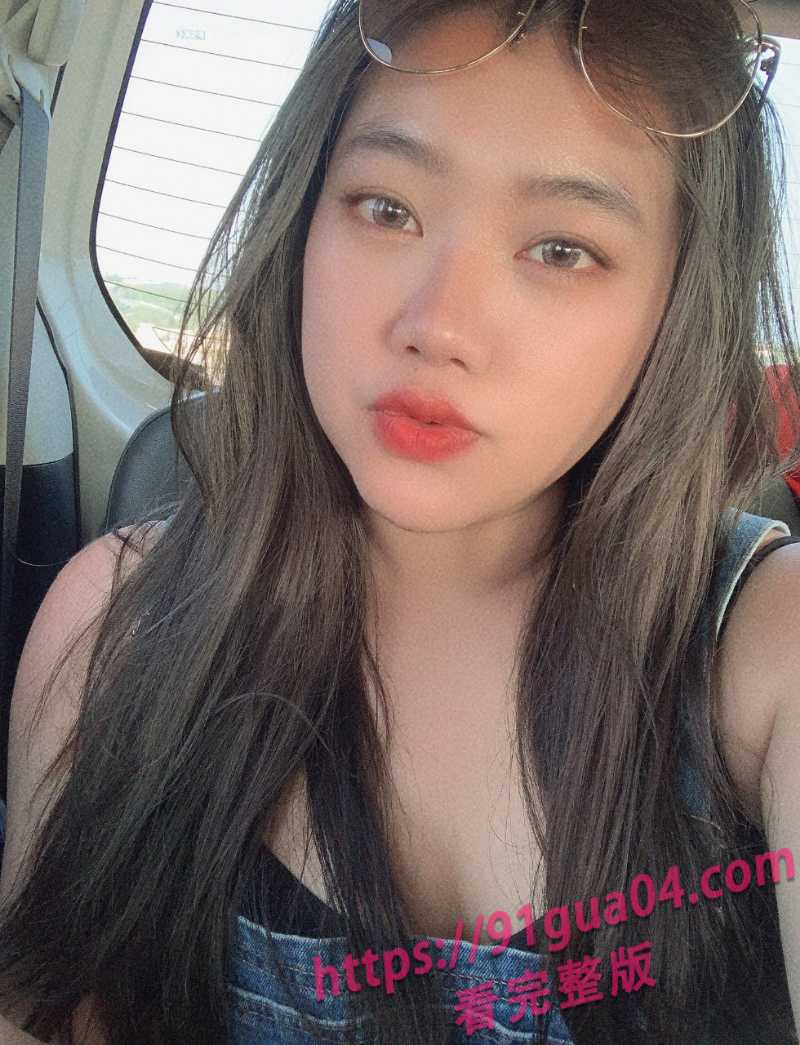 巨乳少女陈丽婷酒店私拍曝光 卖力口技双重暴击！