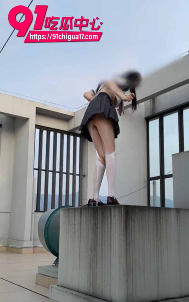 极品福利姬小美miyoki牛奶灌肠楼梯间自慰6