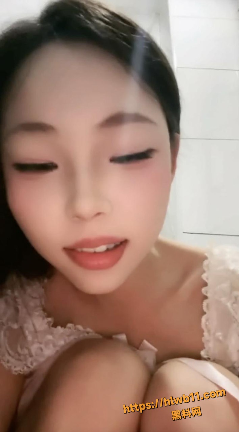 极品高颜值反差婊 蛋挞 QQ一对一裸聊视频流出 逼脸同框尺度炸裂！