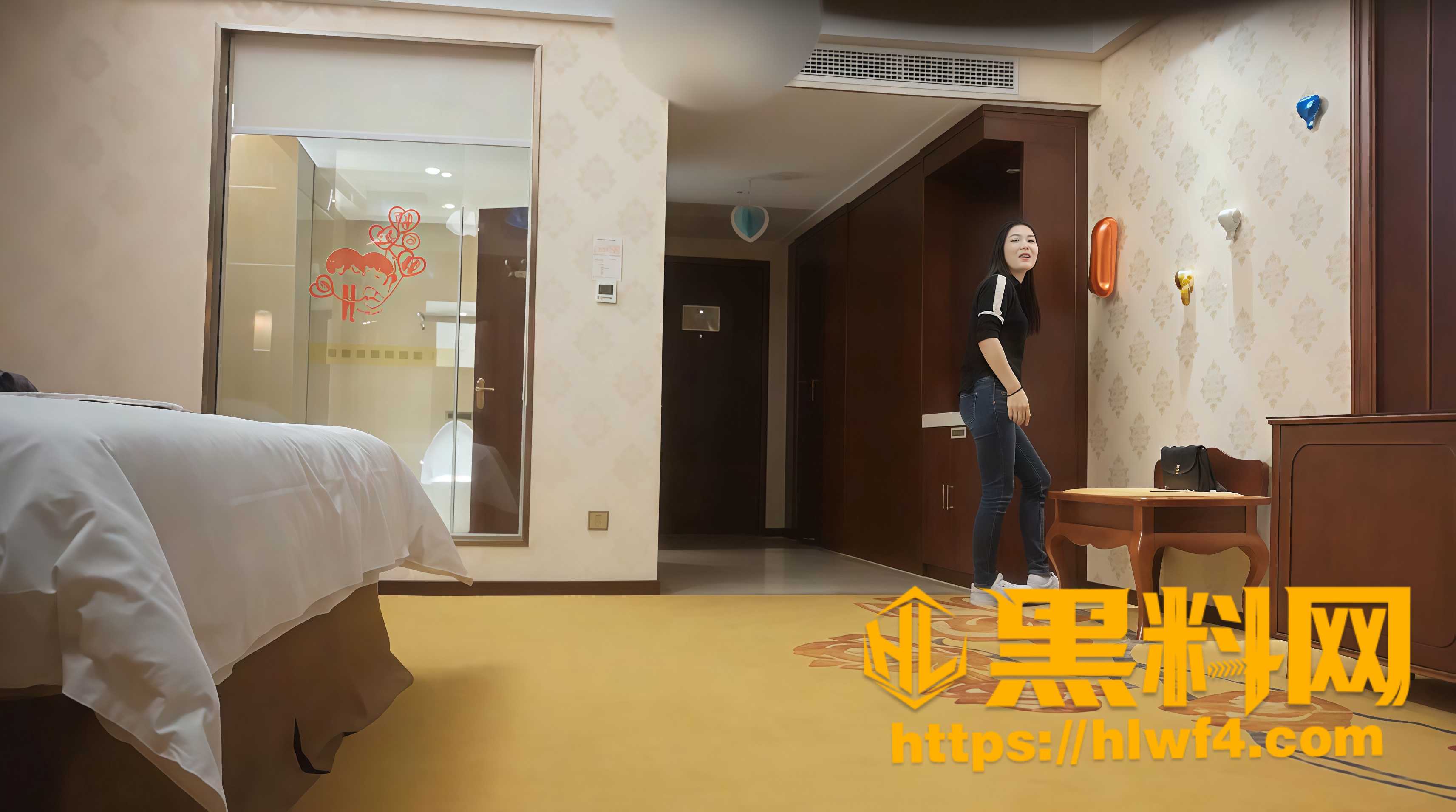 私房原创大神新作 酒店私约172长腿骚女 换情趣调情诱惑十足 画面淫荡拉满