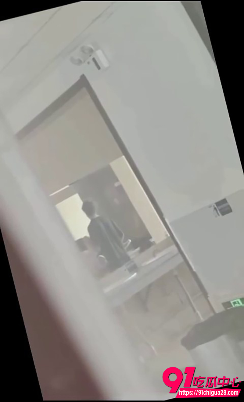 学校厕所开炮视频 6