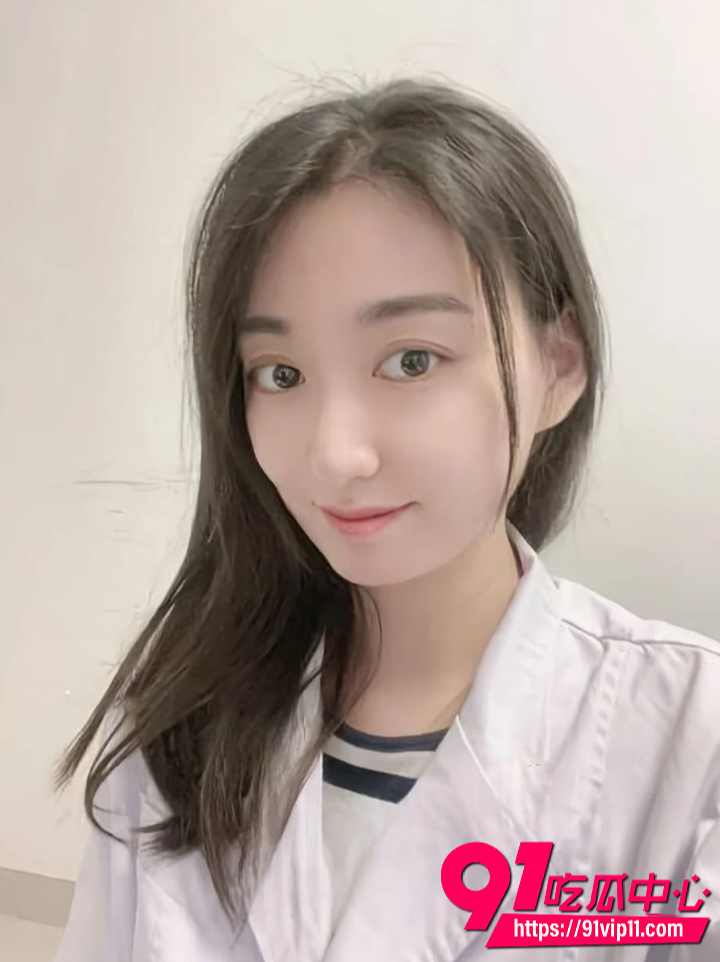 云南省第一人民医院高颜值医护人员陈萍萍 为升职涨薪甘心做领导的地下情人 办公室偷情实录