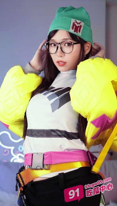 新加坡美少女meriol_chan作品合集！看你的电子女友嗲嗲发骚炮机插穴现场！ 配图3