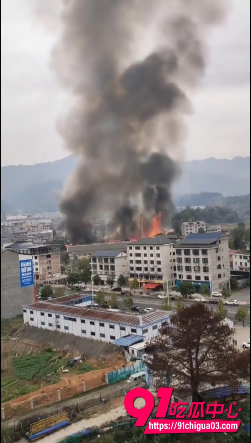 株洲炎陵县一工厂发生火灾6