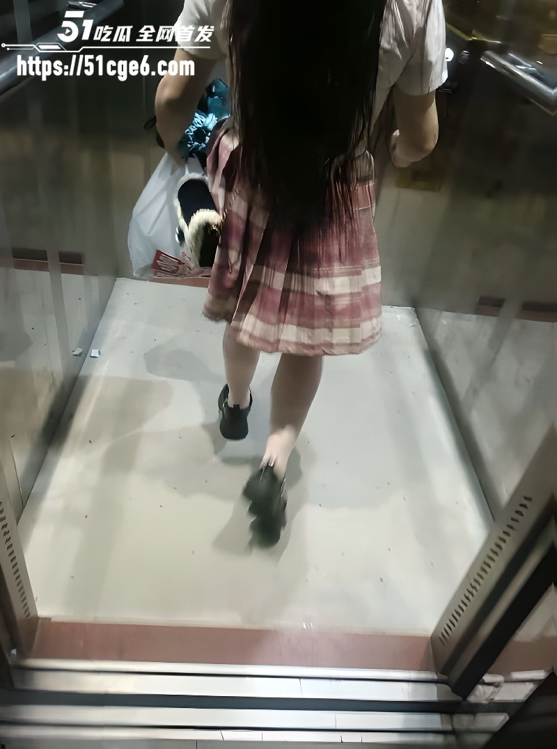 海角大神睡了我的亲妹妹 1 海角大神睡了我的亲妹妹 1