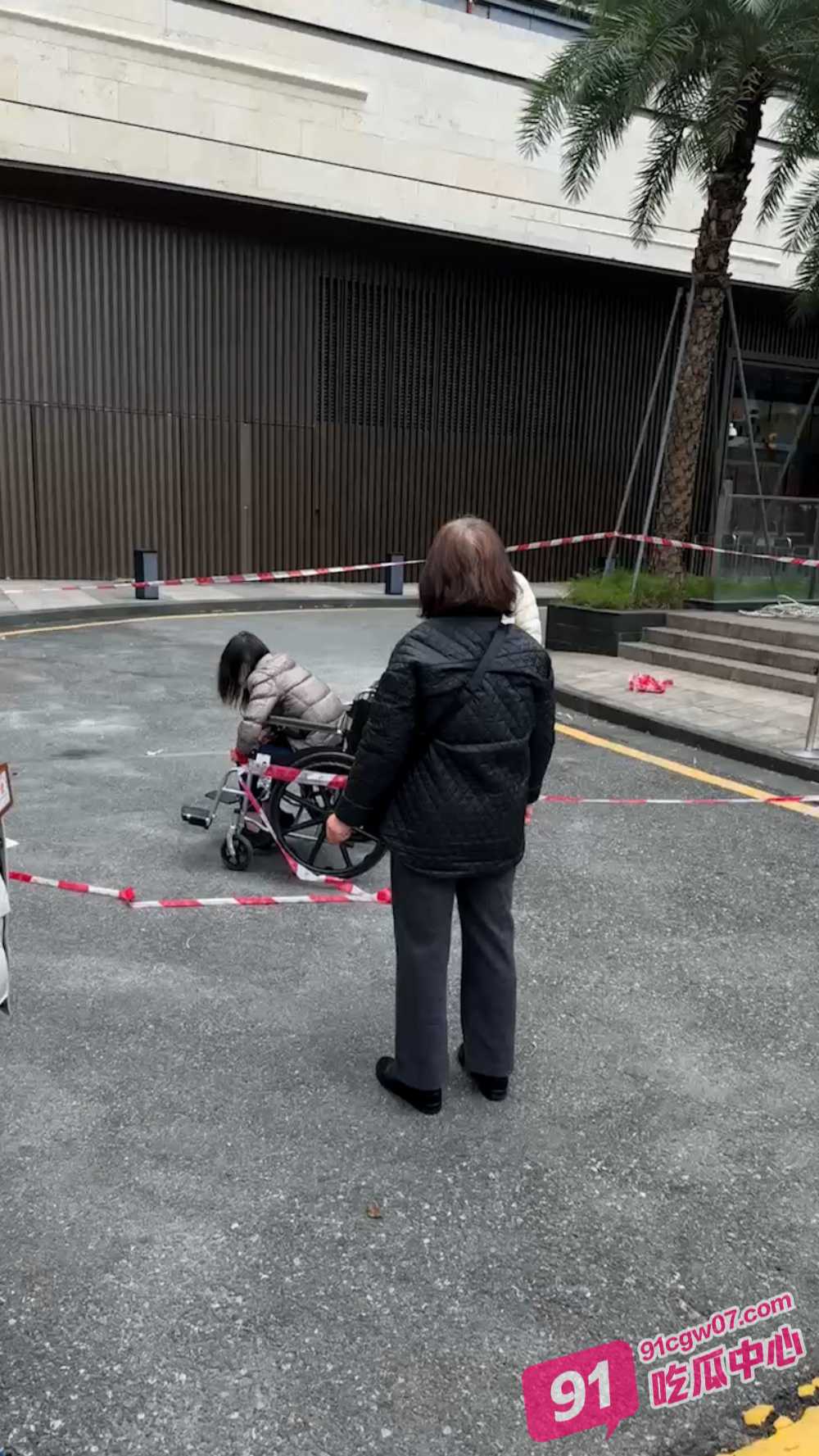 深圳湾悦府爆炸坠楼女孩后续 官方封锁消息引起居民的气愤 润物业的不作为也更让人心寒！ 配图8