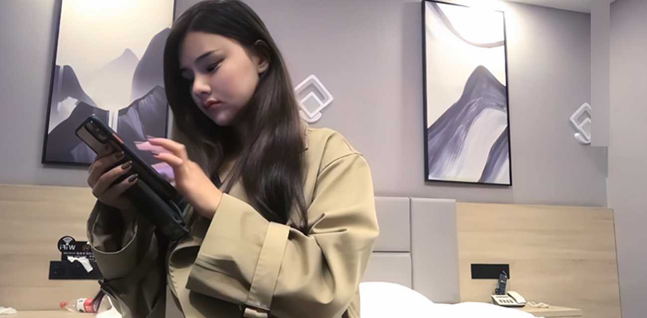 小宝寻花 酒店约嫖斑点裙外围妹 脱衣调情各种姿势猛操 被干到红肿高潮不止！