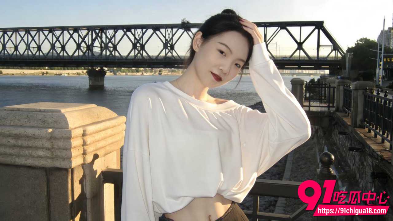 老婆带孩子出轨当场被老公逮个正着2