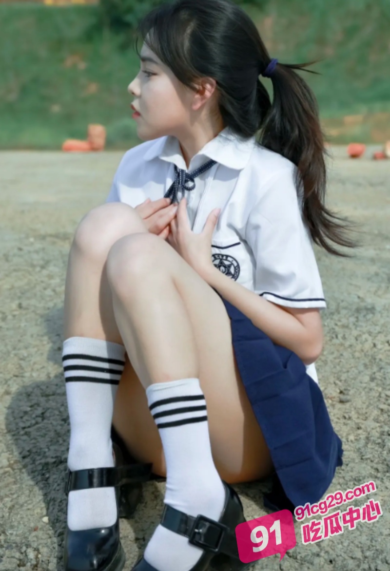 河套学院宁梦雨为了还手机贷下海做鸡 做爱时候紧抓手机不放手！ 配图3