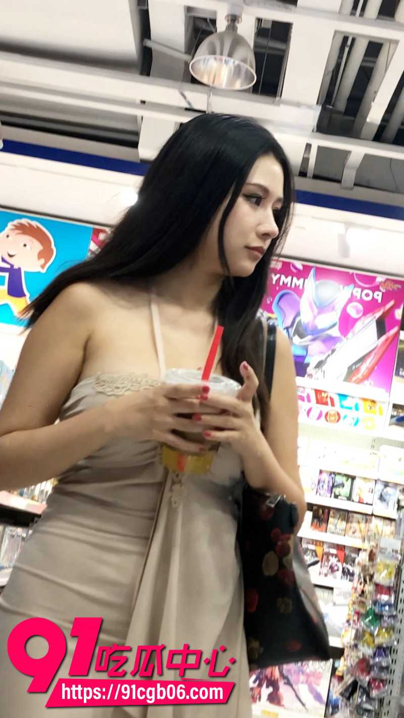 抄底大神商场偷拍极品御姐网页素材4改