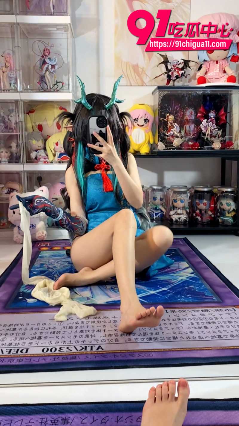 白栎shirly身穿明日方舟COS服对镜自拍足交榨精福利8 白栎shirly身穿明日方舟COS服对镜自拍足交榨精福利8