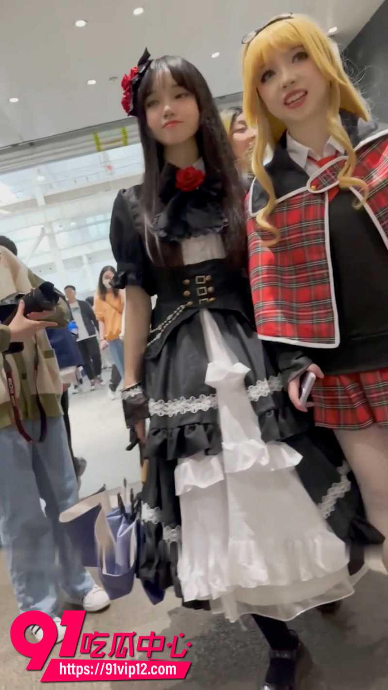 抄底大神漫展尾随女COSER偷拍最新作品0 抄底大神漫展尾随女COSER偷拍最新作品0
