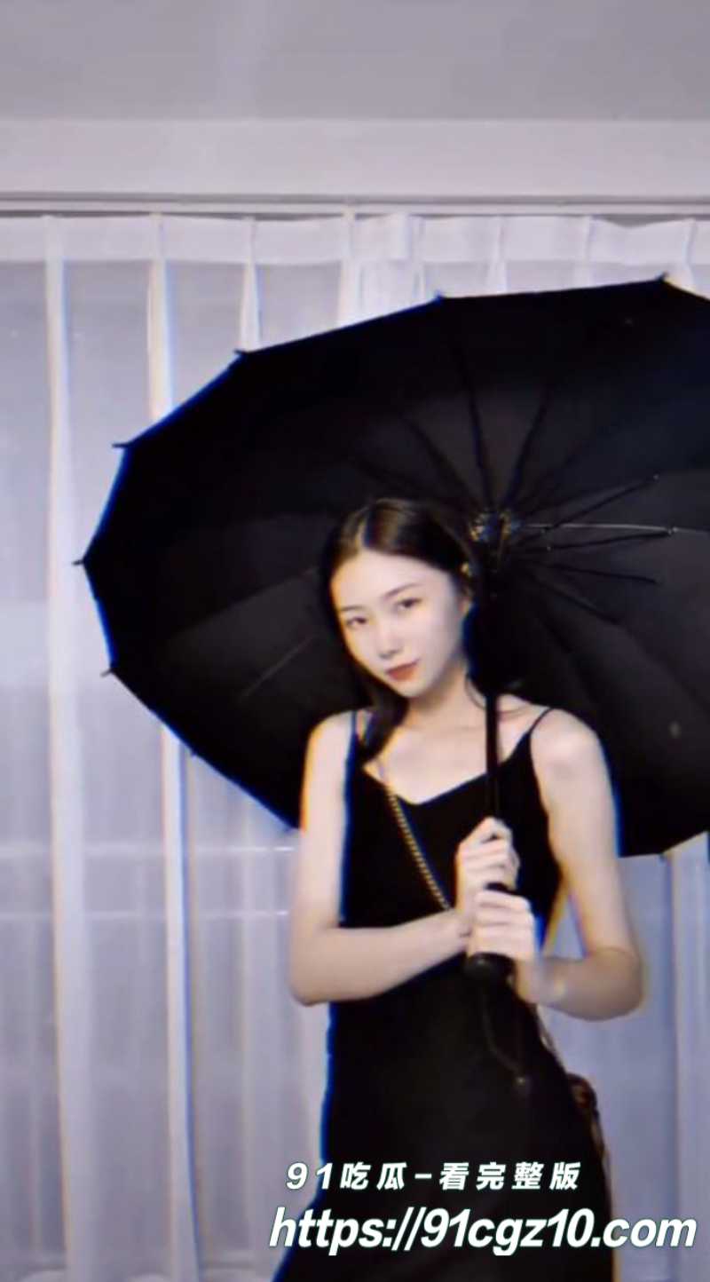 抖音女网红 仙仙小草莓 给金主爸爸定制的 大尺度自慰视频曝光
