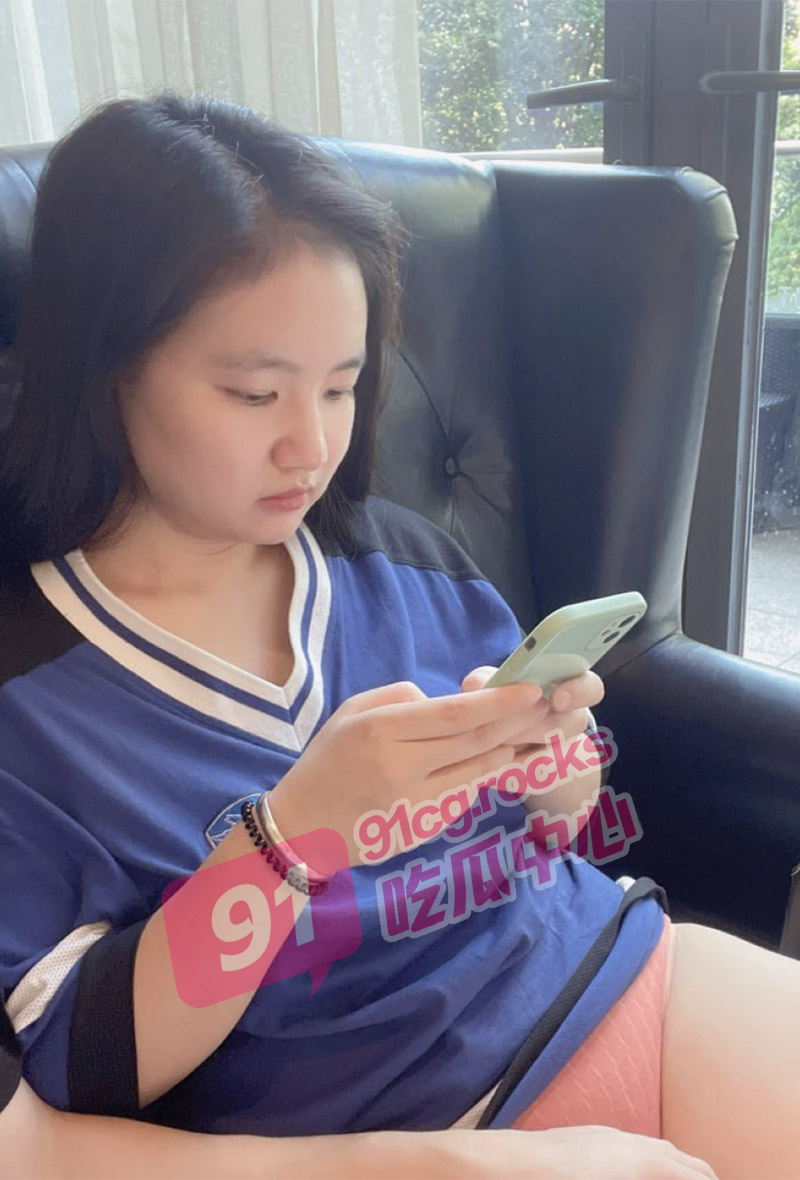 【顶级绿帽】广东白皙大奶美骚妻雅雅 商场户外露出3P超刺激！