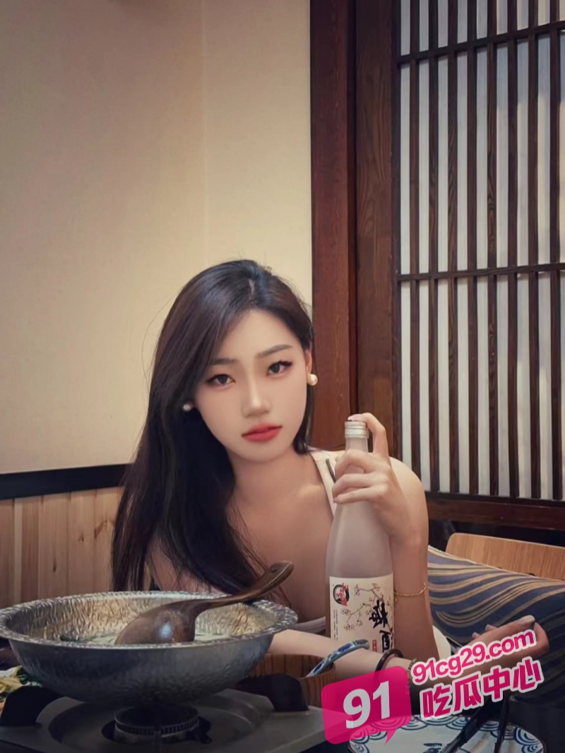 山东少妇 林青 资金紧张签下裸贷 下款之时自愿献逼 酒店上演3P大战！