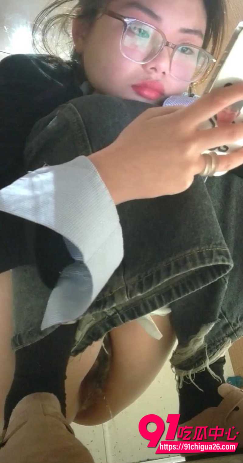 购物中心女厕偷拍反差美女7