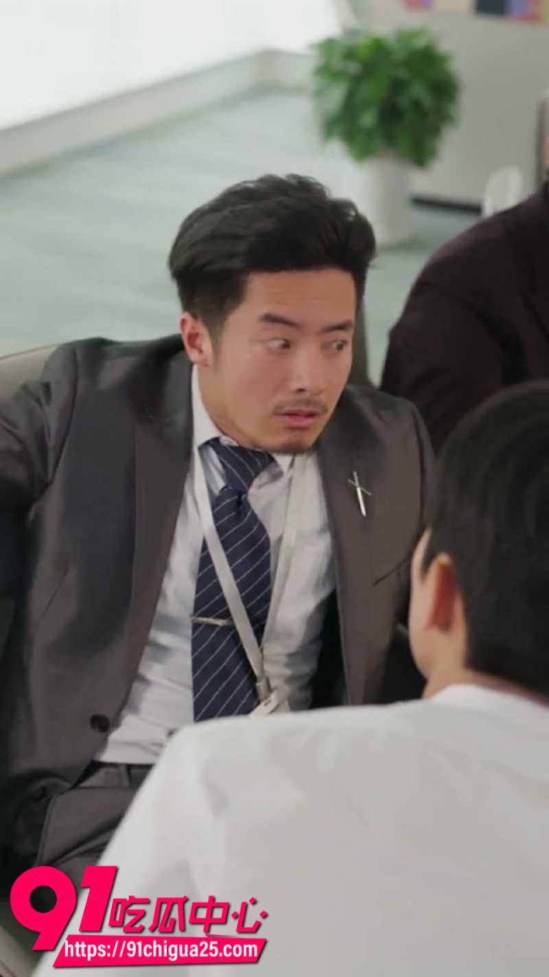国产擦边短剧呆子下山美女总裁赖上我全集2