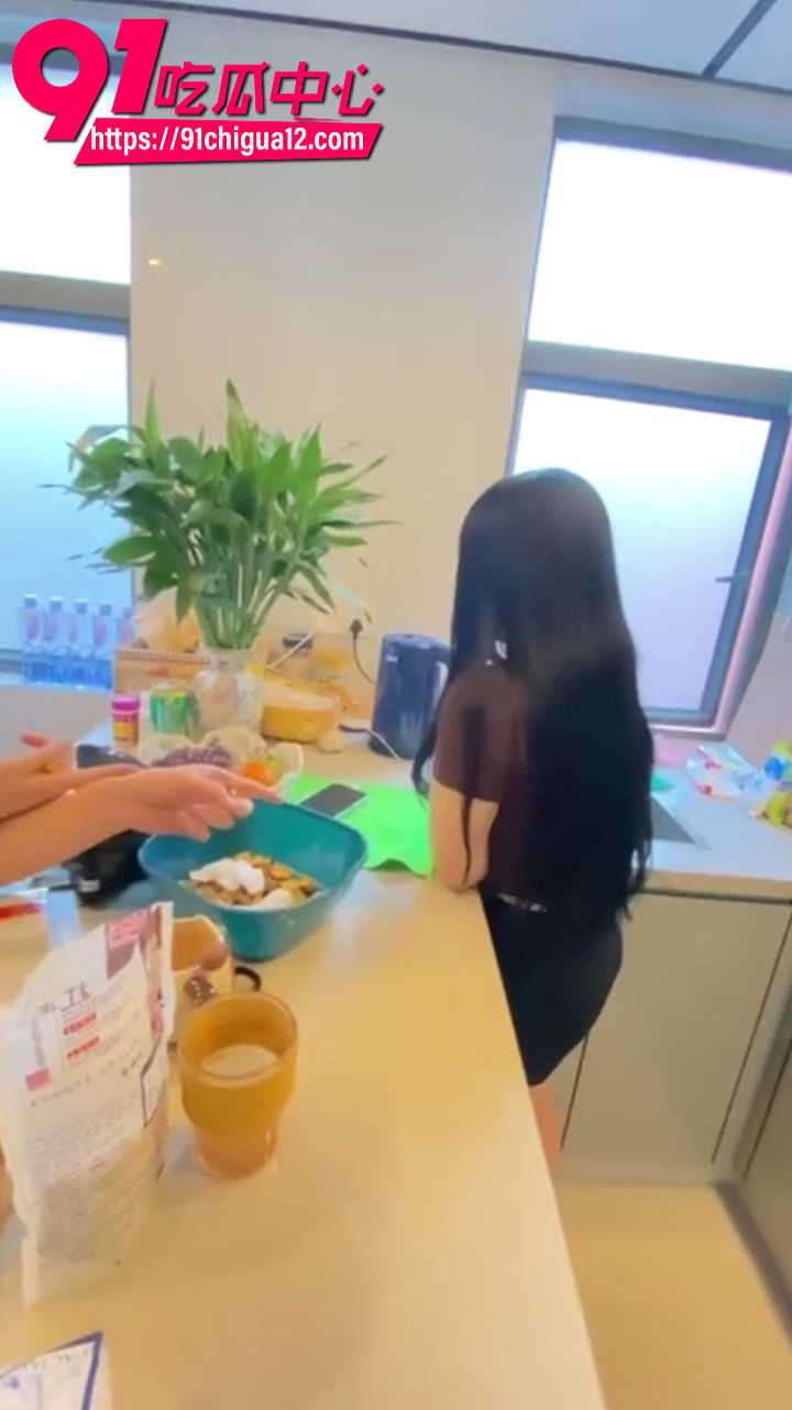 老公联合小三讨伐原配老婆4