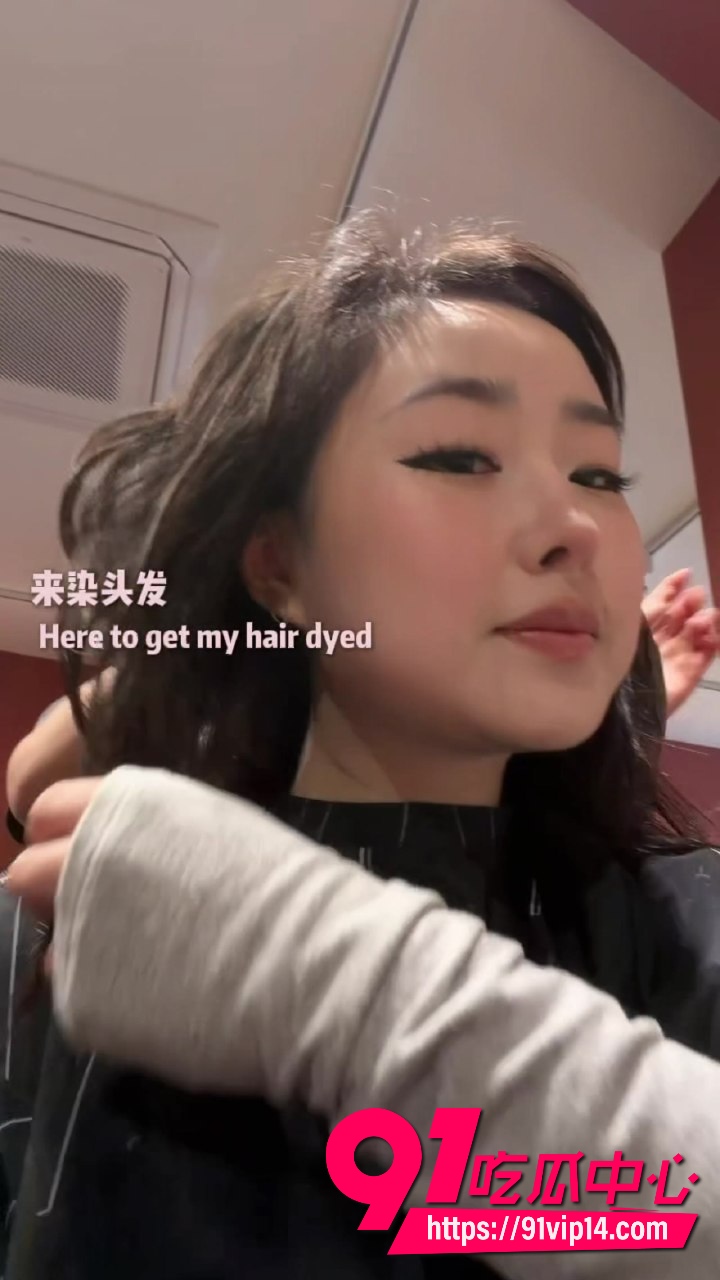 性感BBW小胖阿黑颜女神妞噗噗 黑丝高跟车内口交足交清晰特写视频曝光