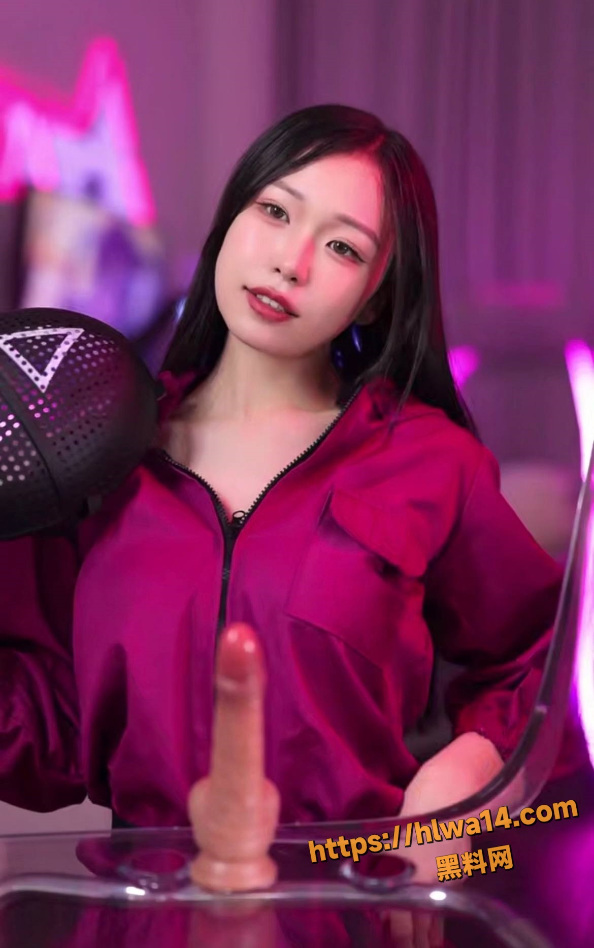 Onlyfans福利姬 meriol chan 鱿鱼游戏深喉乳交假阳具 cos制服炮机自慰！