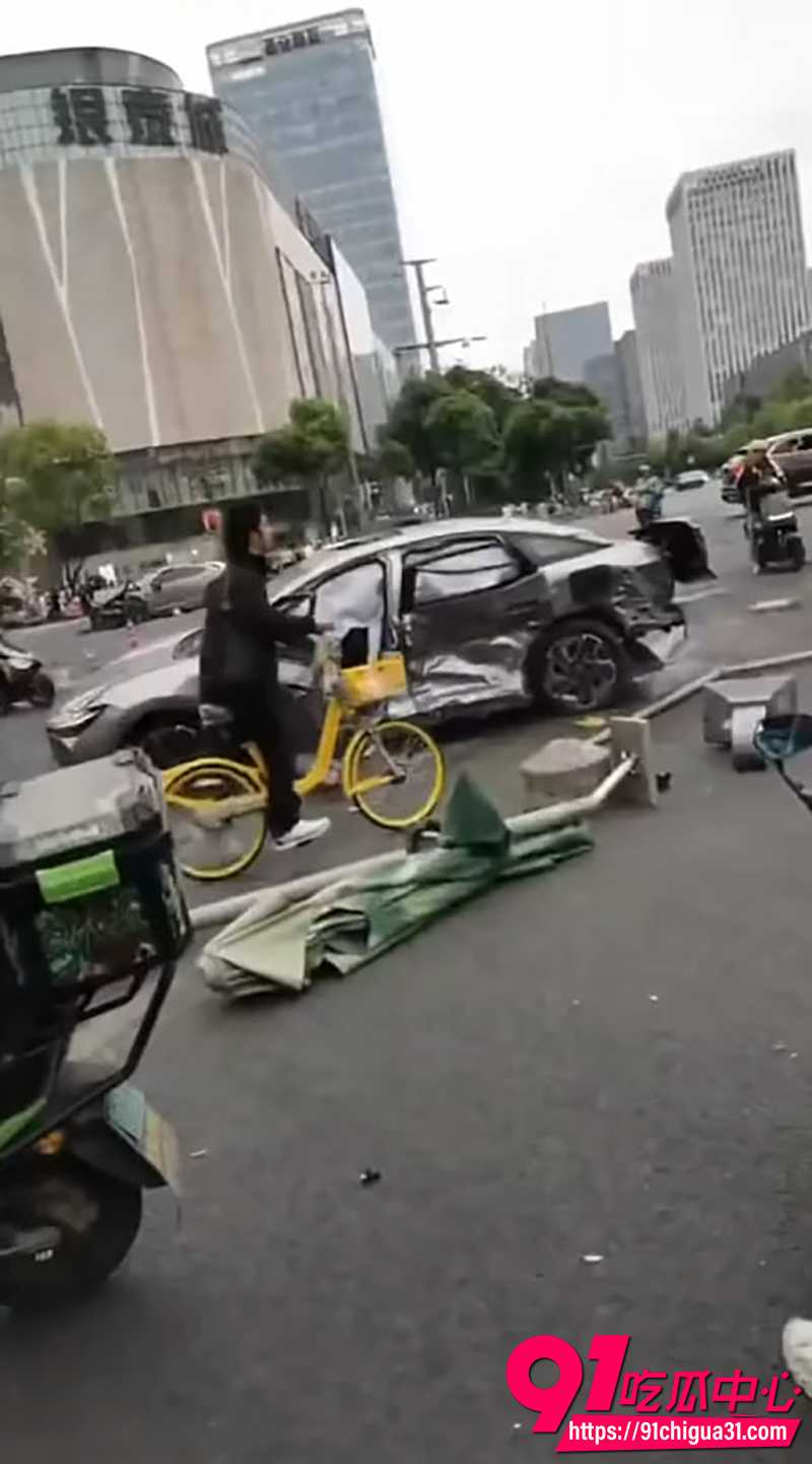 成都报复性马路撞人事件 3 成都报复性马路撞人事件 3