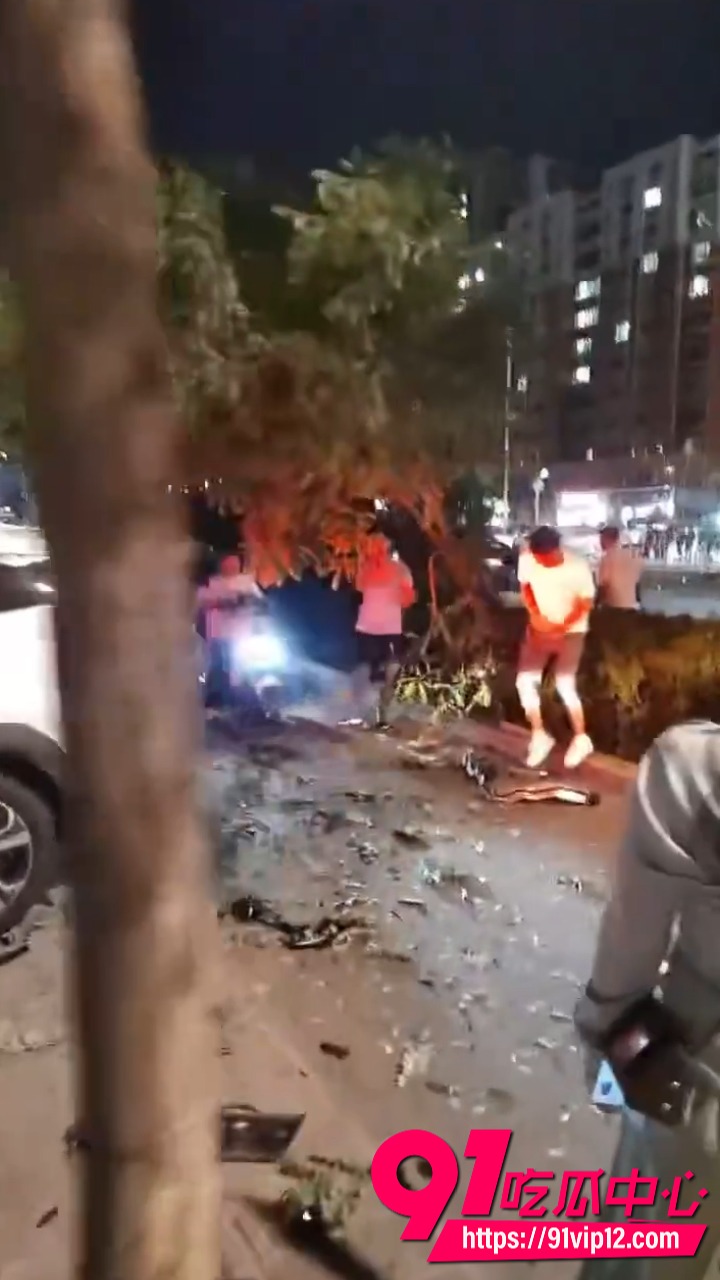 银川怀远发生多车连撞事故6 银川怀远发生多车连撞事故6