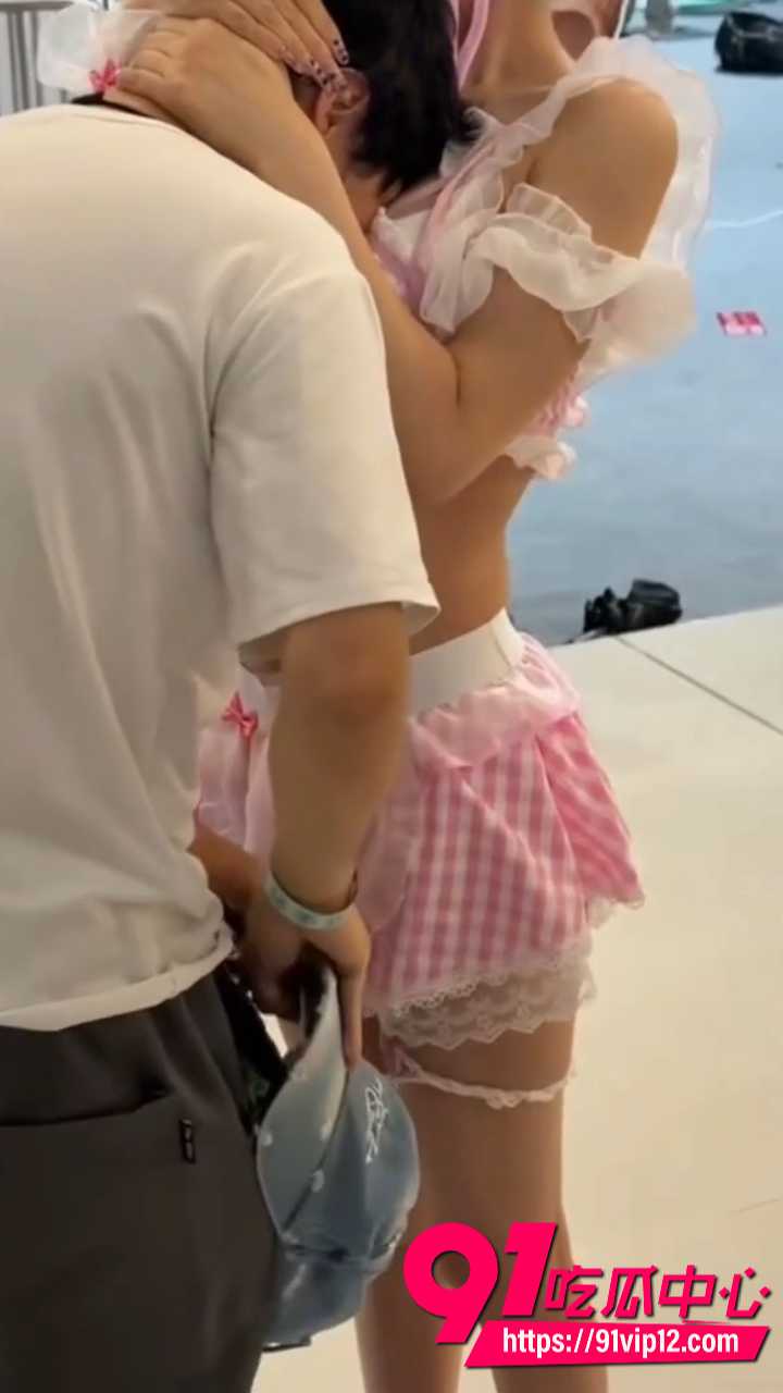 漫展埋胸踩鸡服务5 漫展埋胸踩鸡服务5