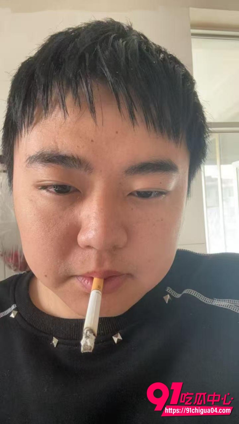 李老八 旗下直播员 卷毛 管奚，让直播员的母亲参与直播2