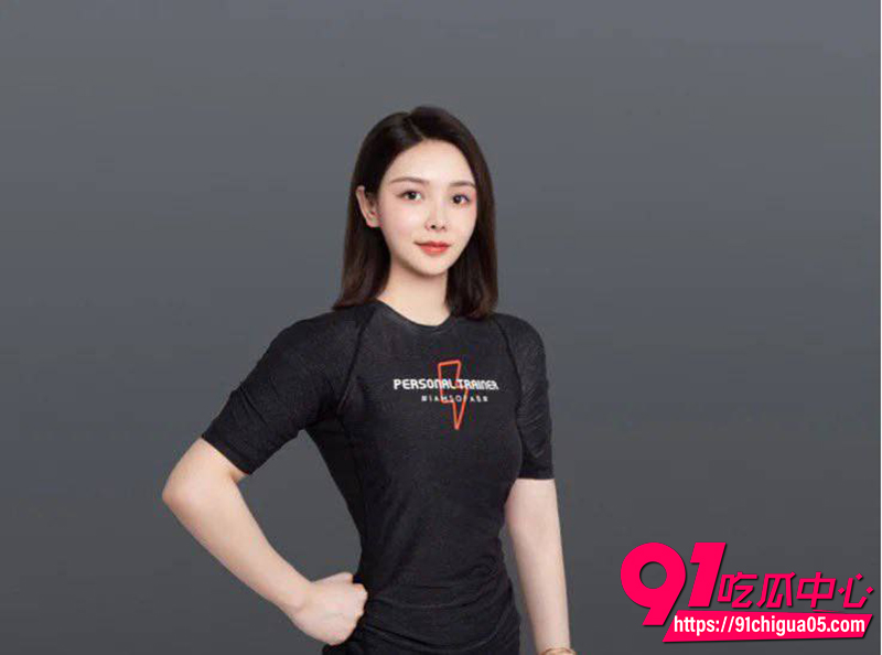 少妇被富二代包养流出 皮带勒脖狂操母狗气息淫荡 穷人女神秒变富人精盆！