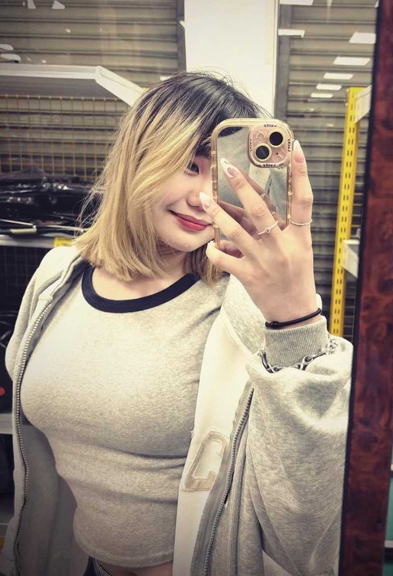 抖音超反差齐刘海骚货小瑜自拍不雅视频流出3