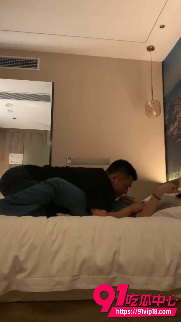 约炮大神约极品牛仔裤美女3