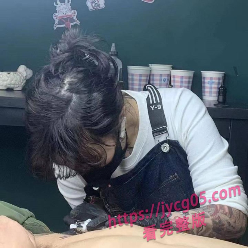 抖音网红lee李李翻车！纹身店老板娘私下提供性服务视频流出 配图2
