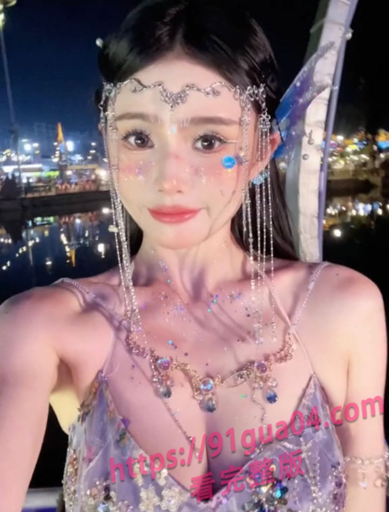 高颜值网红莉莉安er一对一直播外流 互动尺度超出想象 配图3