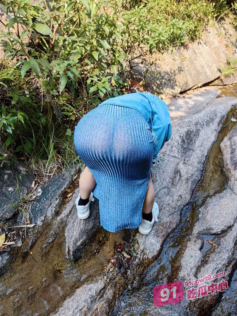 海角乱伦之我的美嫂子～表哥不在家 野外成功把嫂子干到颤抖！ 配图3