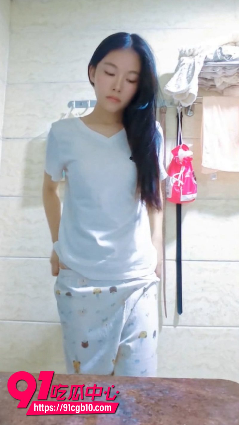 合租房偷拍女室友10 合租房偷拍女室友10