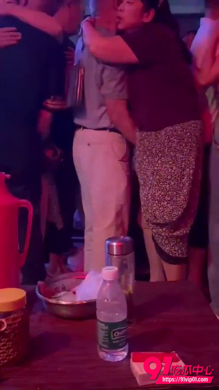 退休反差老登2