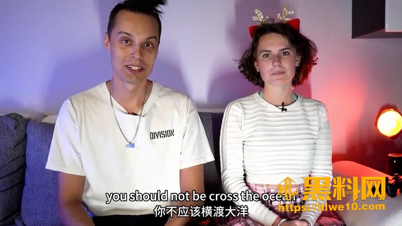 欧美成人综艺 YouTuber情侣真人快打中的脱衣舞游戏 美女一步步被骗脱光