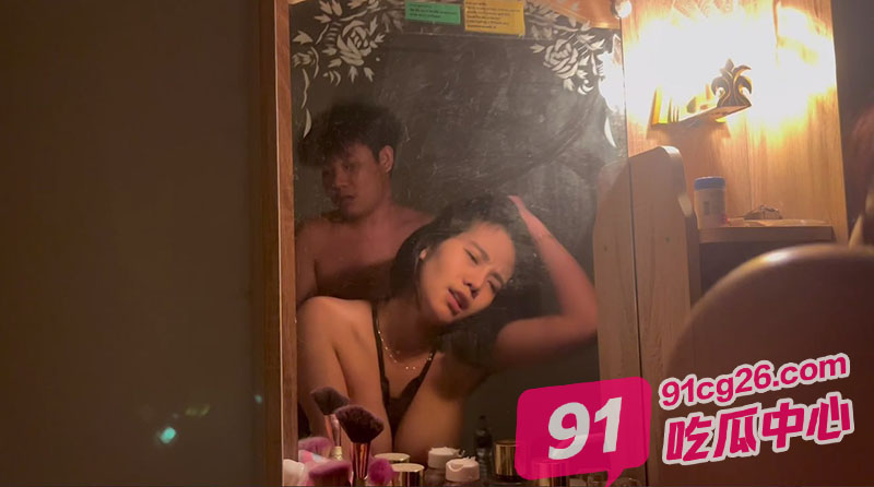 重庆职业大学宋宇馨 脚踩n条船被曝光约炮视频 乖乖女竟是这样的淫娃！ 配图4