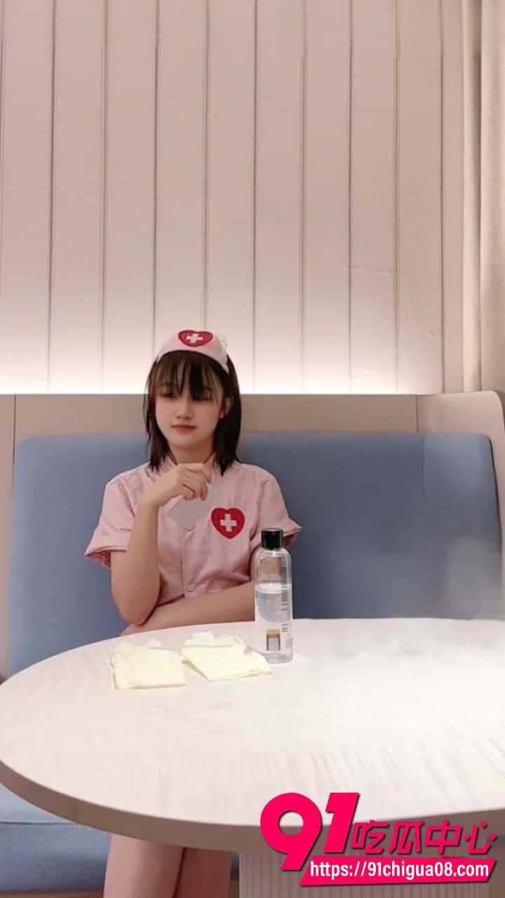 美艳护士手套撸管深喉吞精1
